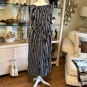 Here is a  sleeveless big leg jumper